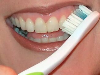 khawatir sikat gigi berbahan bulu babi periksa dengan cara in 161102e 326x245 - Sikat Gigi secara Perlahan-lahan